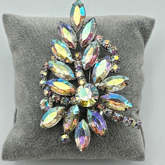 Vintage Rare Weiss AB Rhinestone Leaf Brooch #591